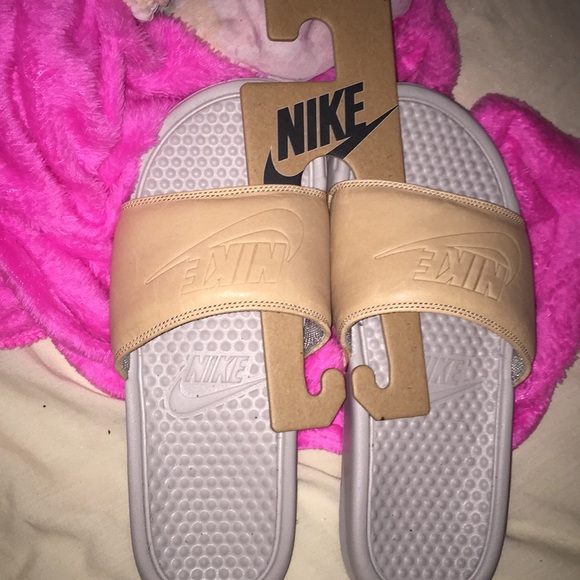 nude nike slides